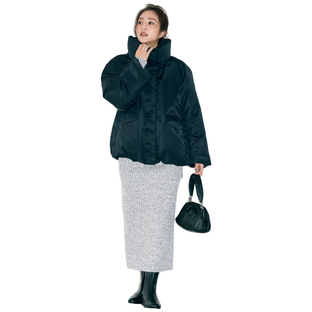 Iラインスカートとパフテッドジャケットのコーデ