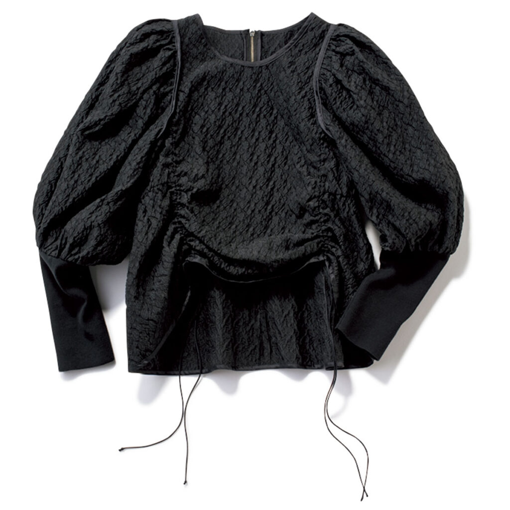 フリルブラウス