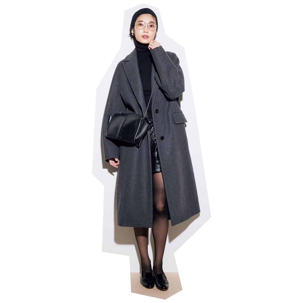 ハンサムグレーのチェスターコートのコーデ