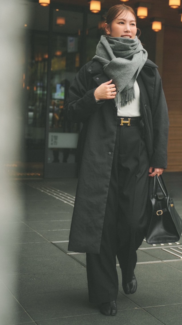 COAT：qualite KNIT：SOEJU KNIT SCARF：Mila Owen PANTS：birthdaybash BOOTS：Maison Margiela