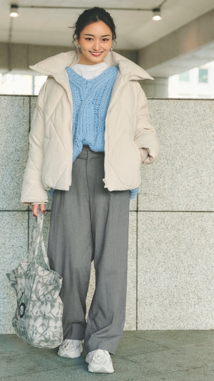 COAT:ZARA T -SHIRS:UNIQLO KNIT:BLUE×PARANG PANTS:UNIQLO PIERCED EARRINGS:Tiffany BAG:alo SHOES:New Balance