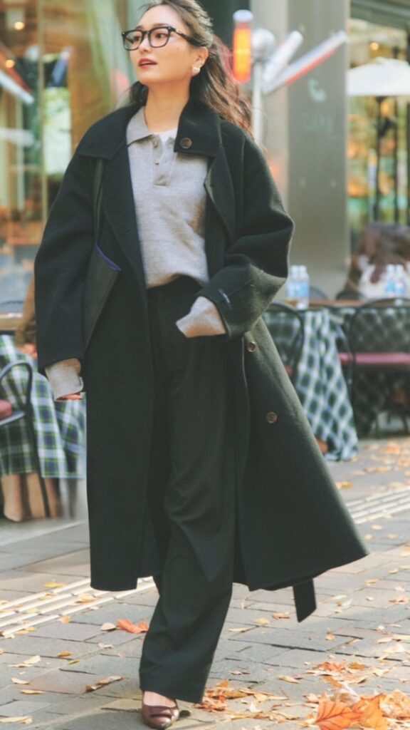 COAT：NO BRAND T-SHIRTS：UNIQLO POLO―KNIT：flawsroom（bought in Korea） PANTS：UNIQLO PIERCED EARRINGS：nyu nyu（bought in Korea） SHOES：NO BRAND BAG：coccinelle