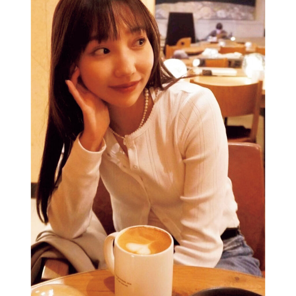 ompletedworksのパールネックレス