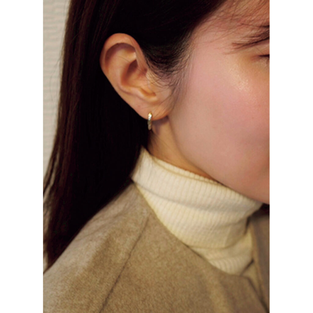 MARIA BLACKのシングルピアス