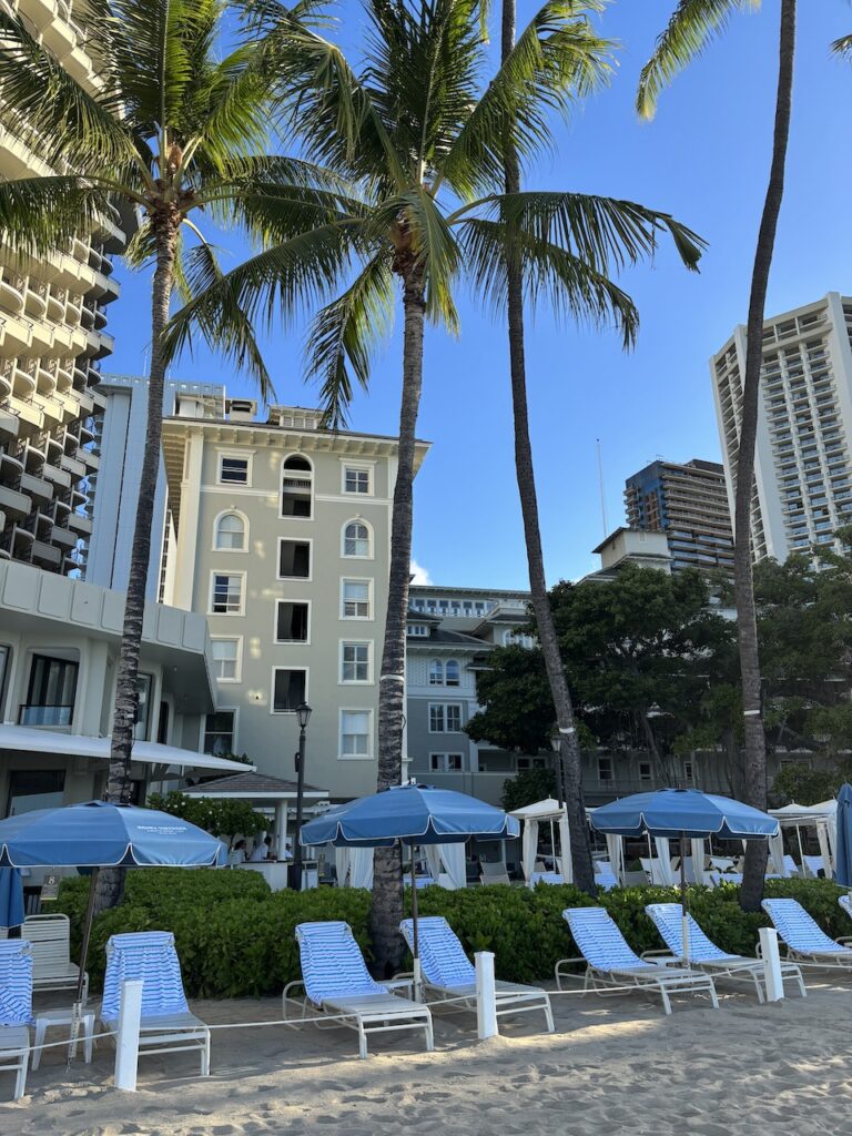 モアナサーフライダー ウェスティン リゾート＆スパ ワイキキビーチ前のビーチ