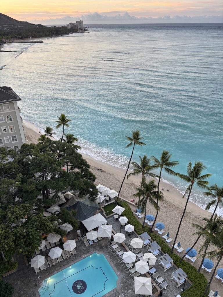 モアナサーフライダー ウェスティン リゾート＆スパ ワイキキビーチのプール