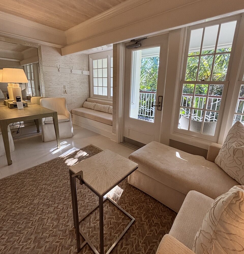 センセイ ラナイ、ア フォーシーズンズ リゾートの室内