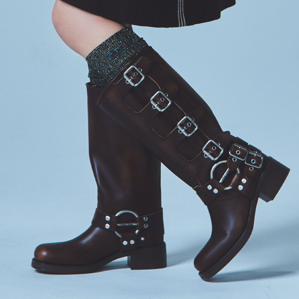 ミュウミュウのブラウンブーツ