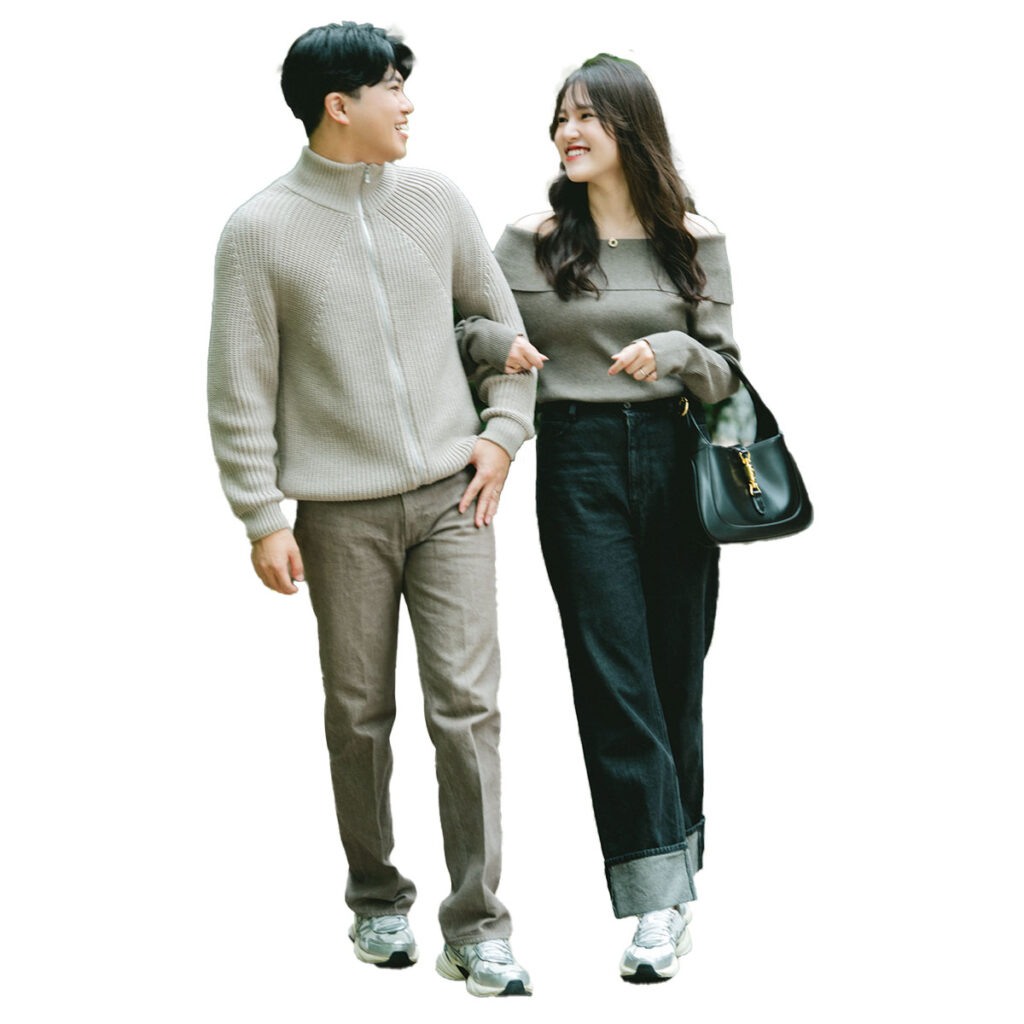 ベージュリンクのカップルコーデ