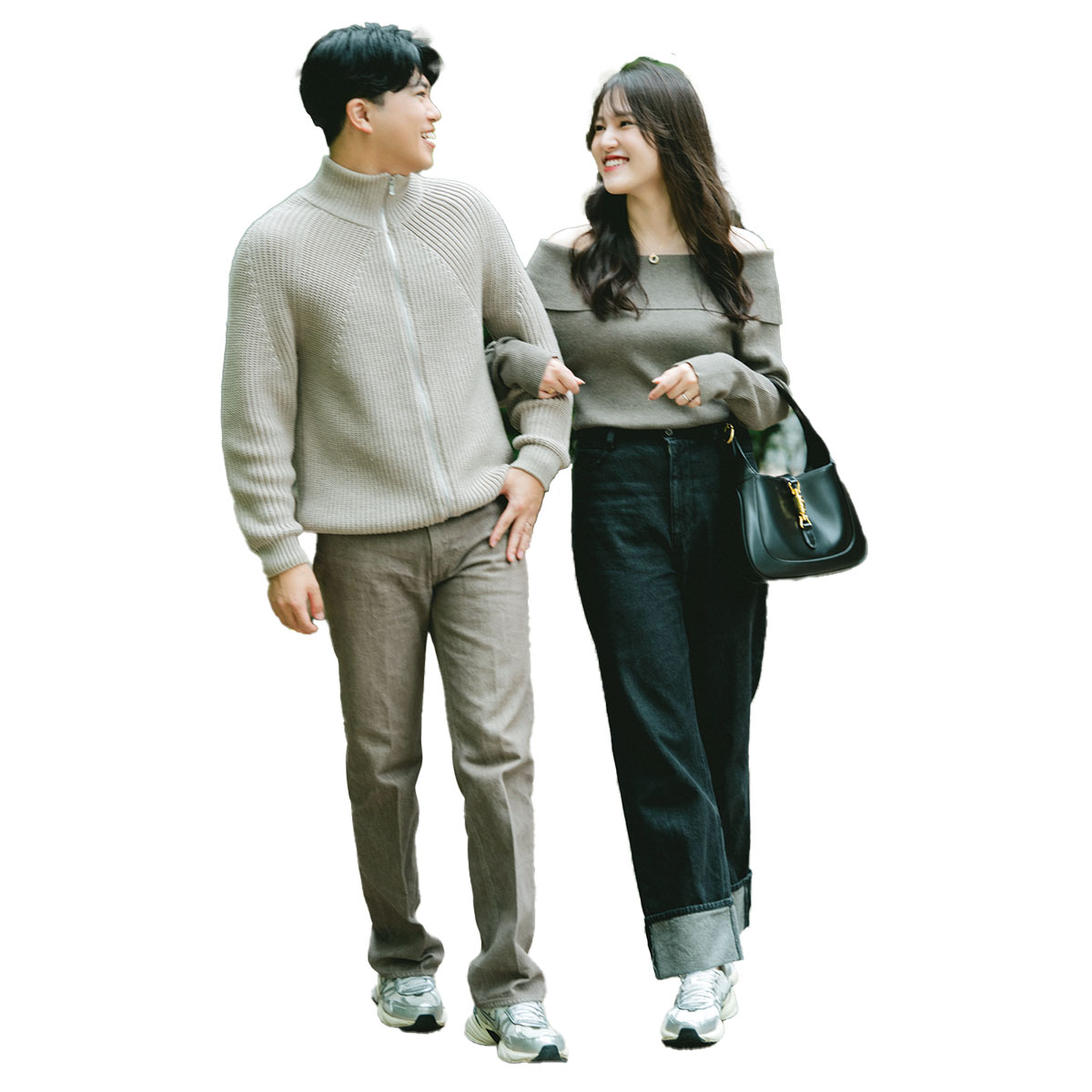 ベージュリンクのカップルコーデ