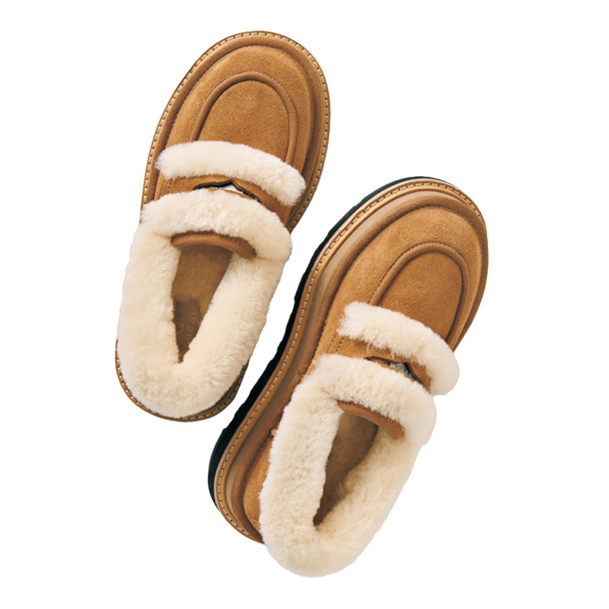UGG®× sacaiのローファー