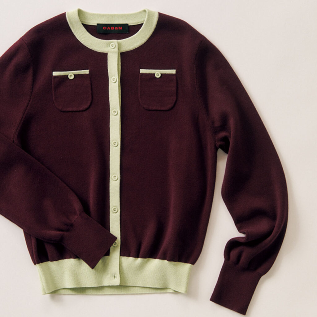 ボルドー×グリーンのバイカラーカーディガン