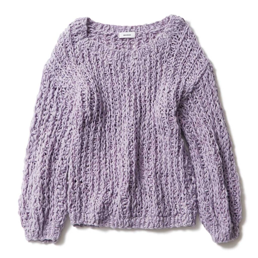 ラベンダーカラーのニット