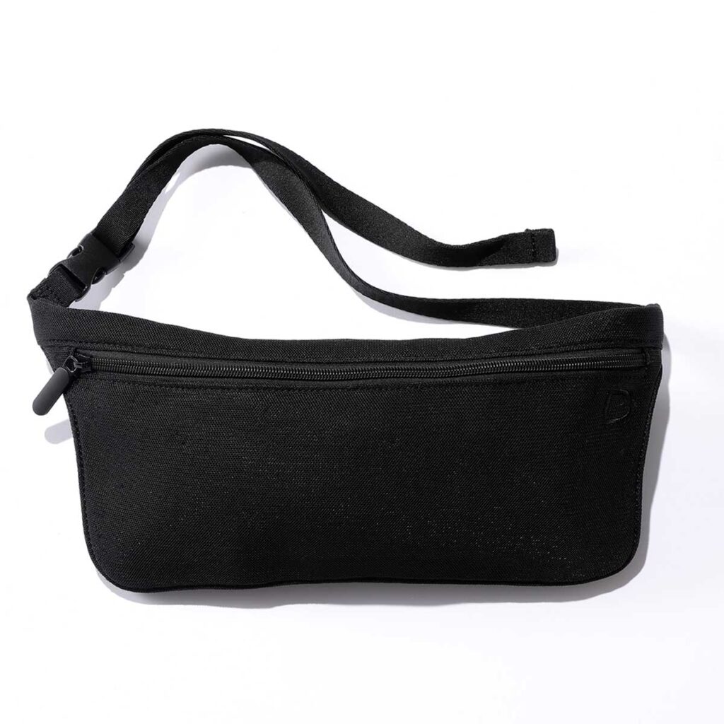 DÅWNのウエストポーチ