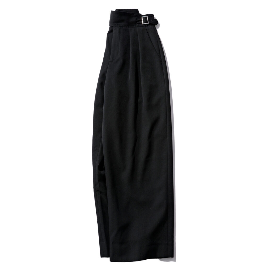 CABaNのタックパンツ