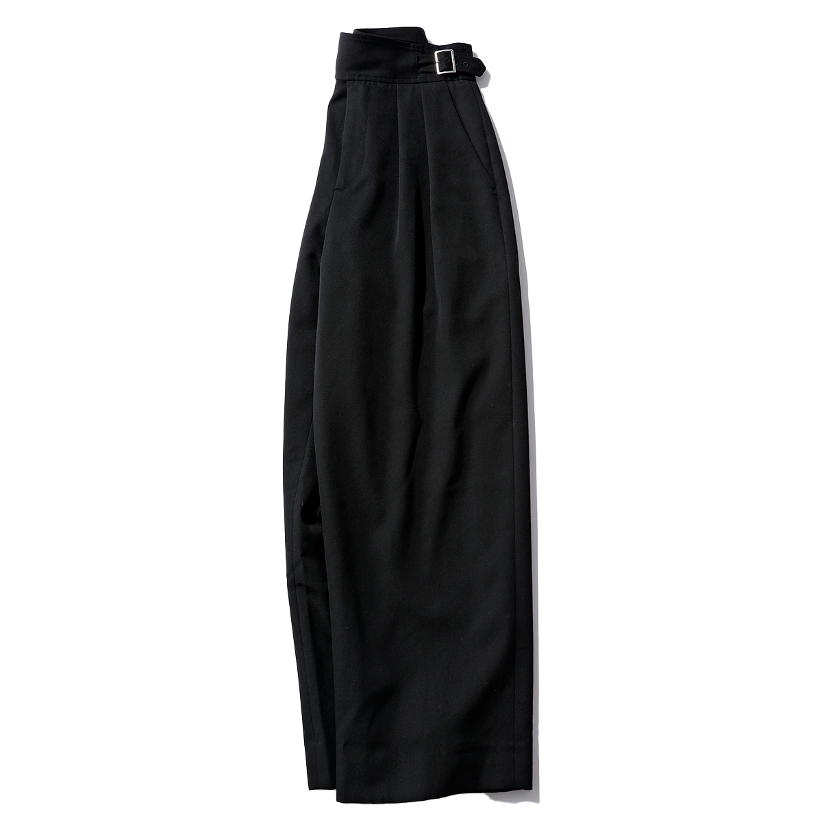 CABaNのタックパンツ