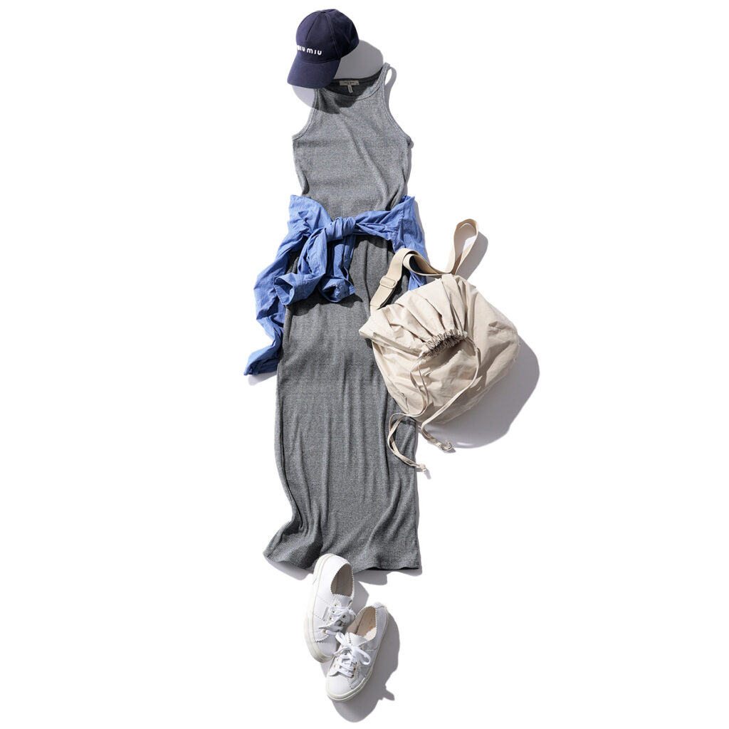 カットソーワンピとキャップのコーデ