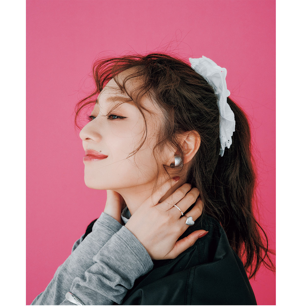 大ぶりシュシュのヘアアレンジ