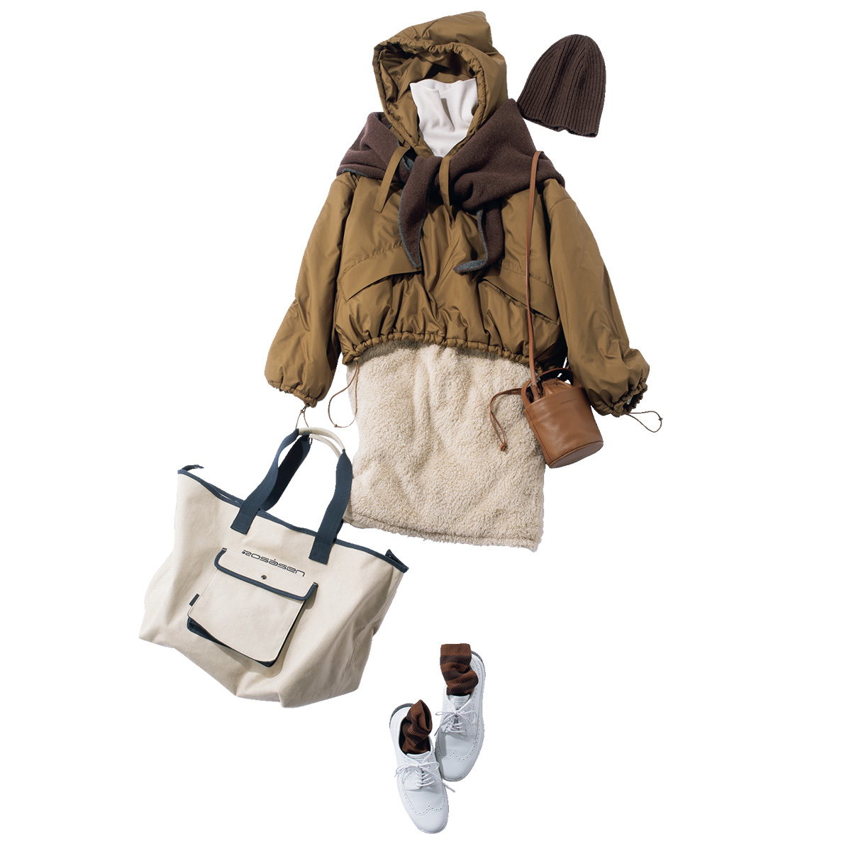 ボアスカートにブラウンの短丈アウターのコーデ