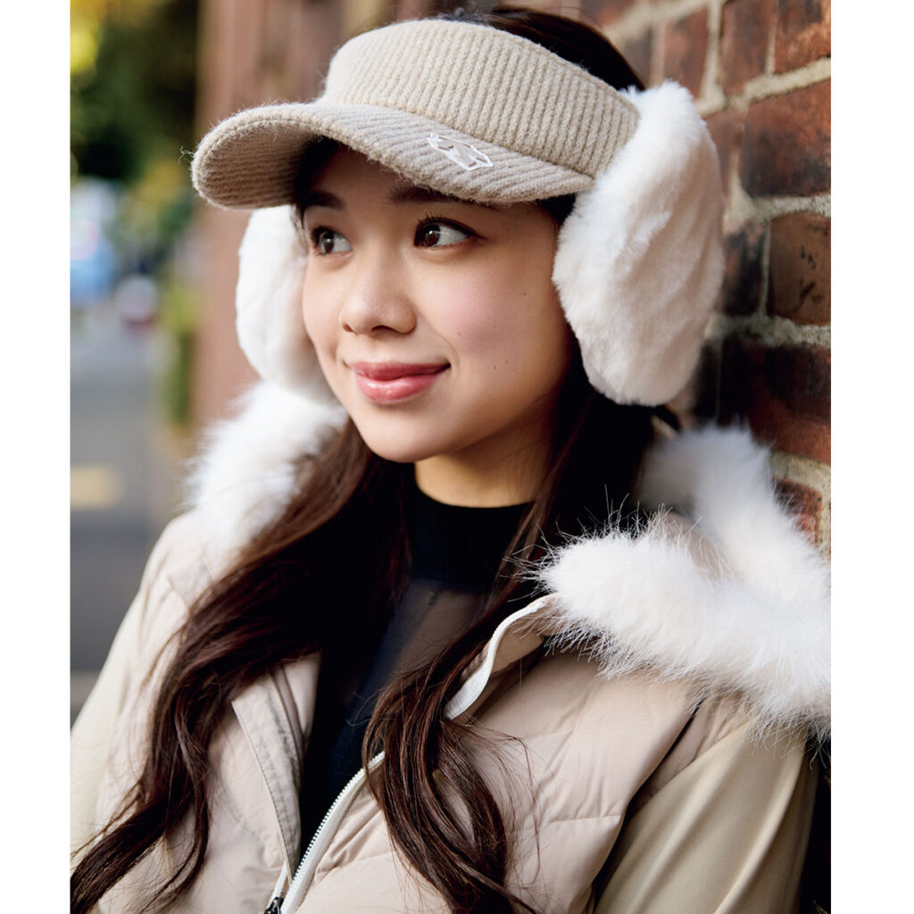 ベージュワントーンのゴルフコーデ