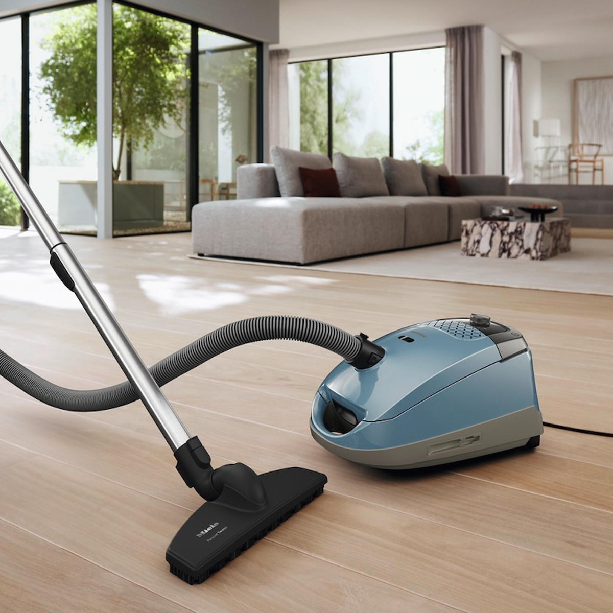 世界中で愛される【ミーレ】のロングセラー掃除機に、14年ぶりとなる新モデルが登場