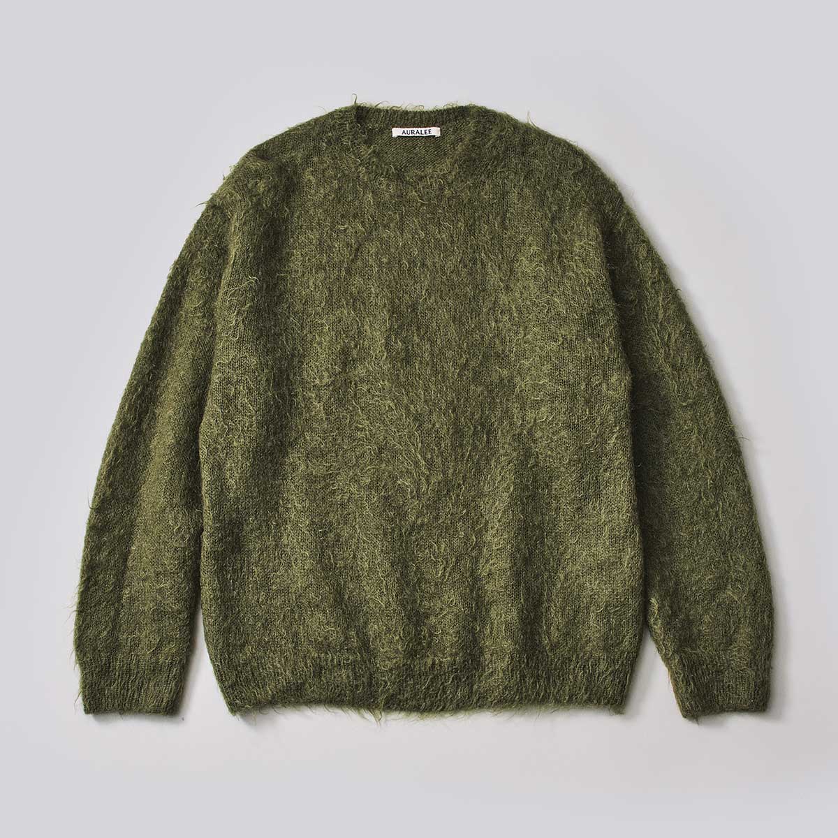 AURALEEのニット