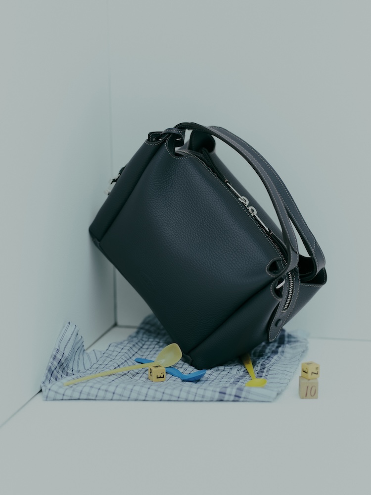 トッズのロンハーマン別注バッグ　ネイビー