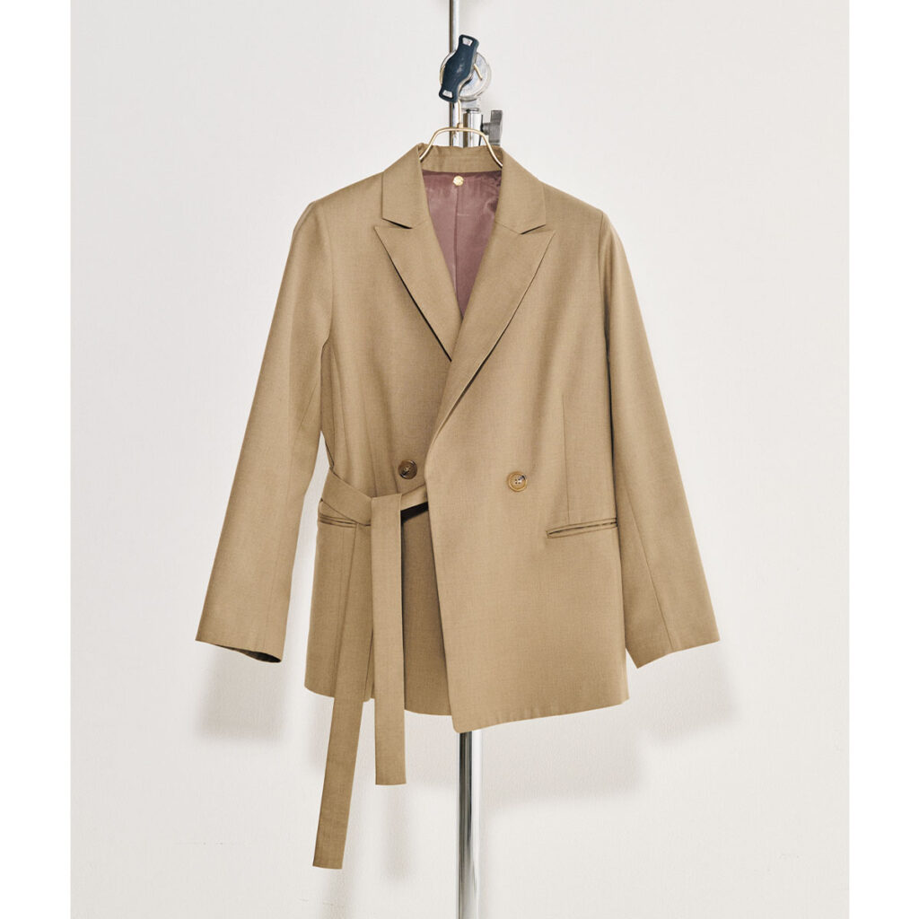 ベルト付きテイラードジャケット