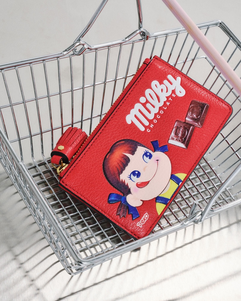 アニヤ・ハインドマーチから登場した日本を代表するキャンディ「milky（ミルキー）」をモチーフにしたスペシャルなレザーアイテム