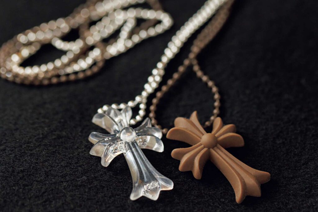 クロムハーツのクロスネックレス