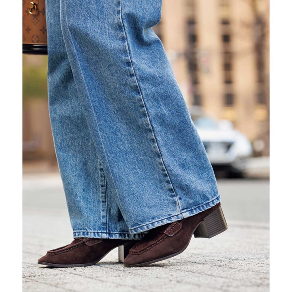 ブラウンのローファー