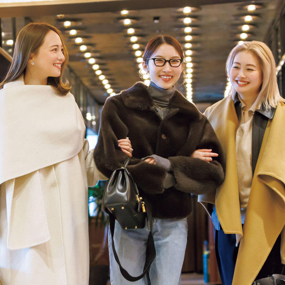 【関西女子会オシャレ最新事情】バッグはモード、足元はモノトーン！“仕事帰り”でも華やかな理由