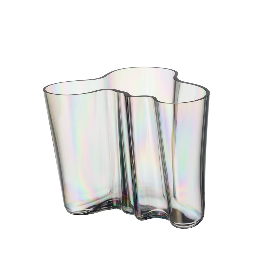 イッタラのアアルトベース誕生90周年記念の数量限定コレクションAalto City Vaseのヘルシンキデザインの花瓶