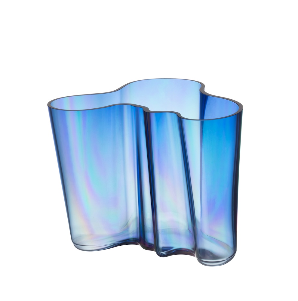 イッタラのアアルトベース誕生90周年記念の数量限定コレクションAalto City Vaseのベルリンデザインの花瓶