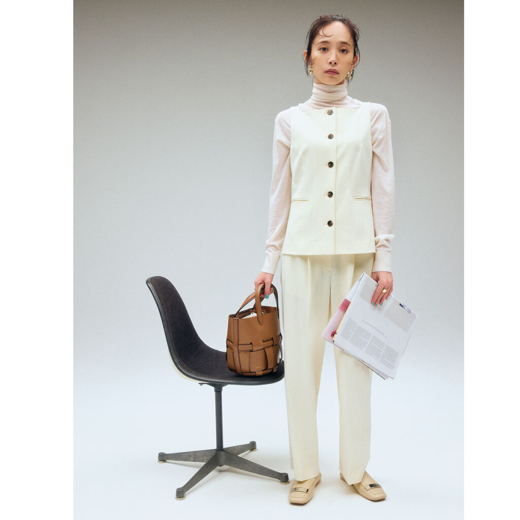 オールホワイトコーデ