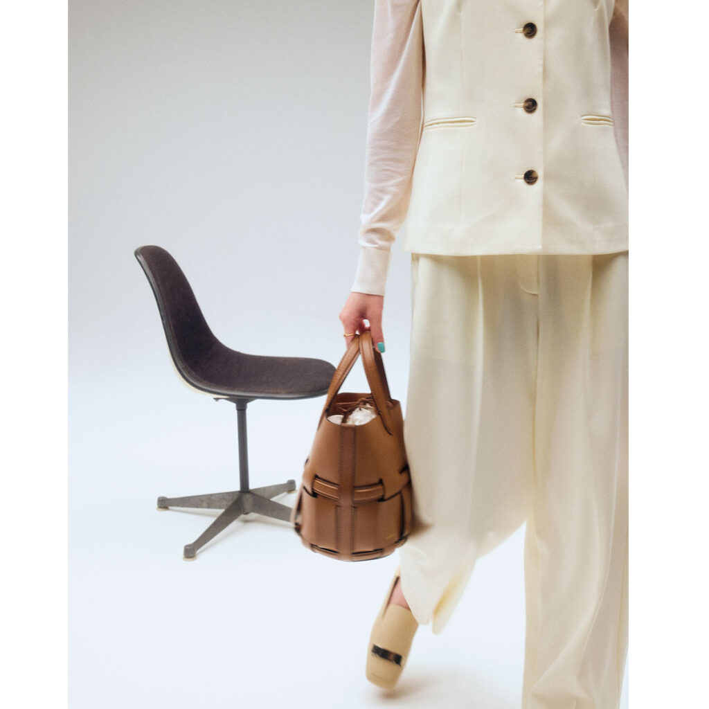 オールホワイトコーデ