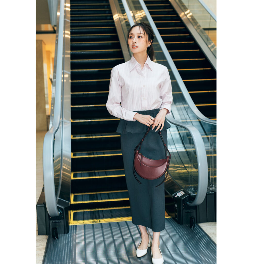 ピンクシャツのコーデ