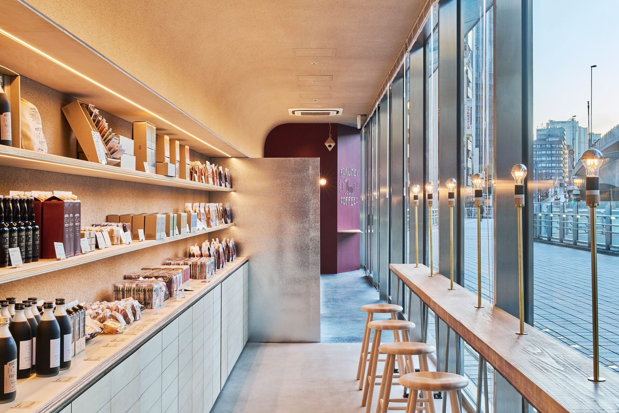 ロクメイコーヒー渋谷スクランブルスクエア店の内観