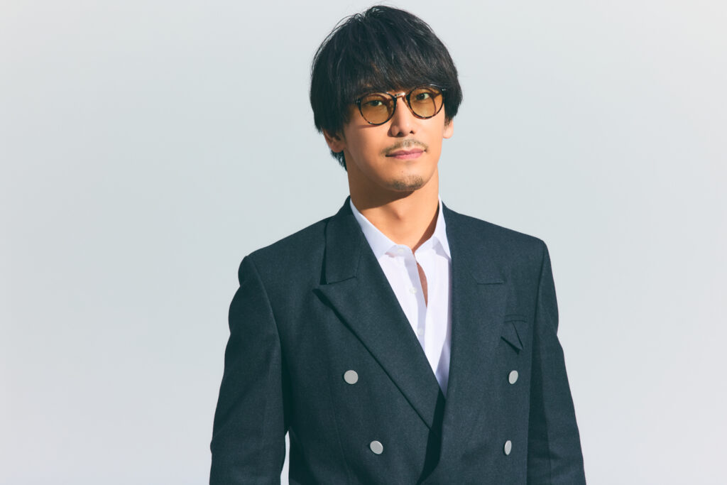 三代目 J SOUL BROTHERS　小林直己さん　別ポーズ