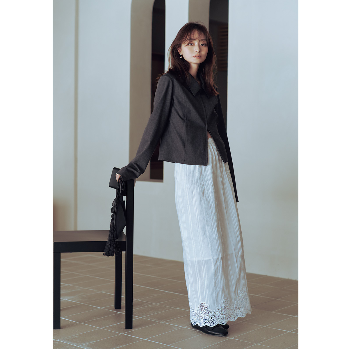 コットンスカートのシャツジャケットのコーデ