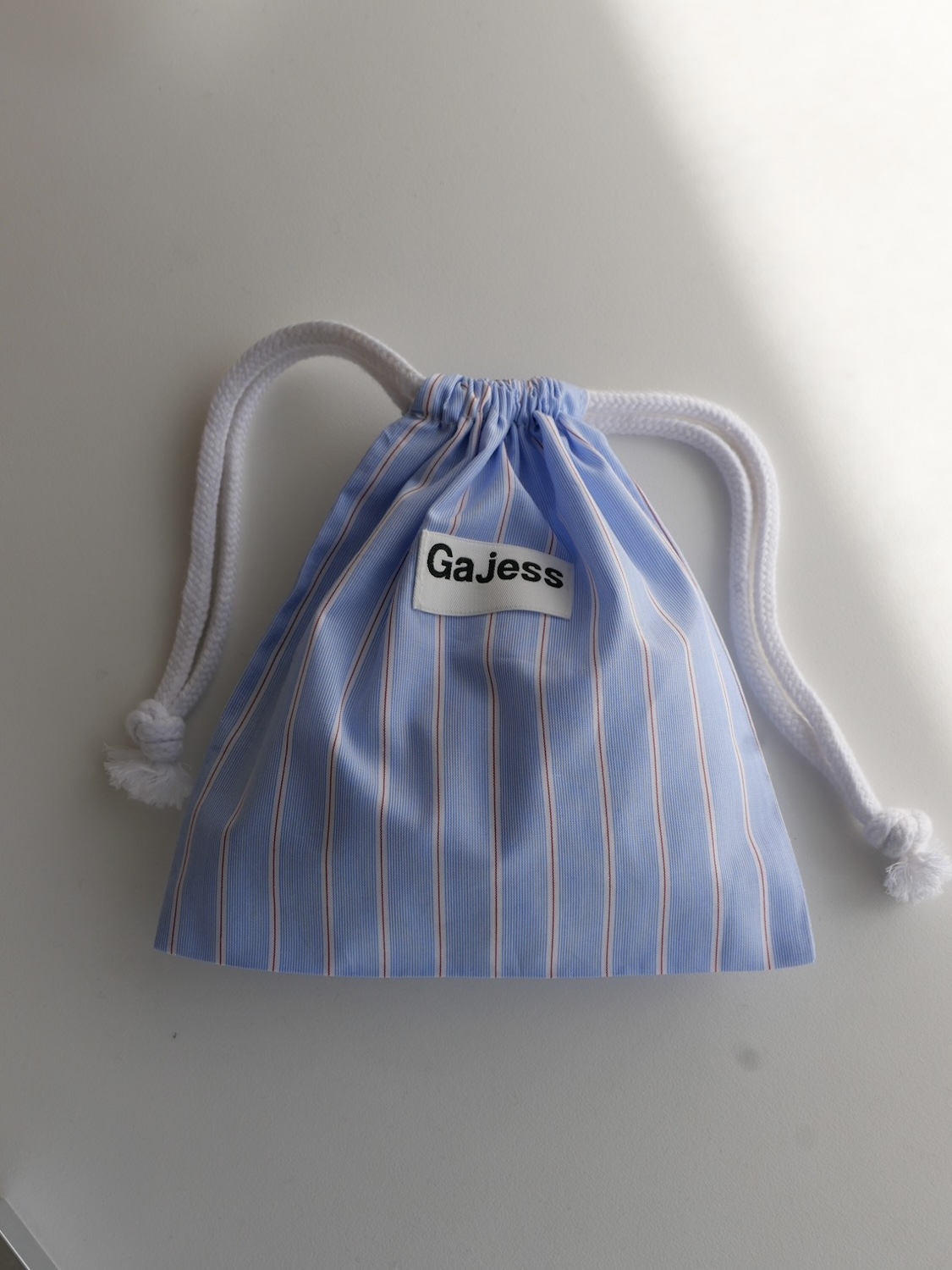 ガジェスのノベルティの巾着型ポーチ