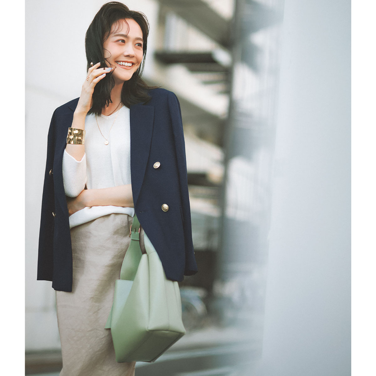 紺ブレのお仕事コーデ