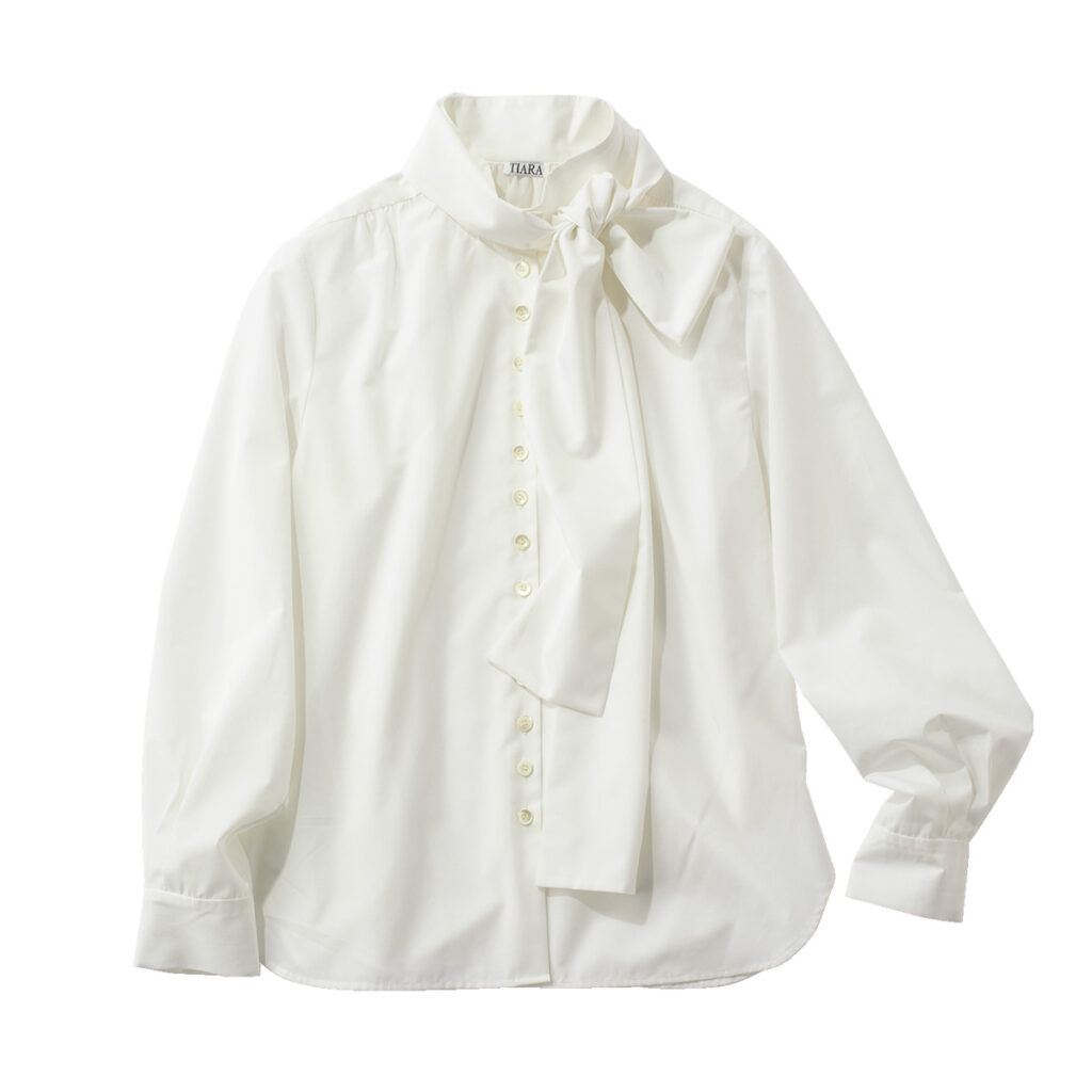 TIARAのボウタイブラウス