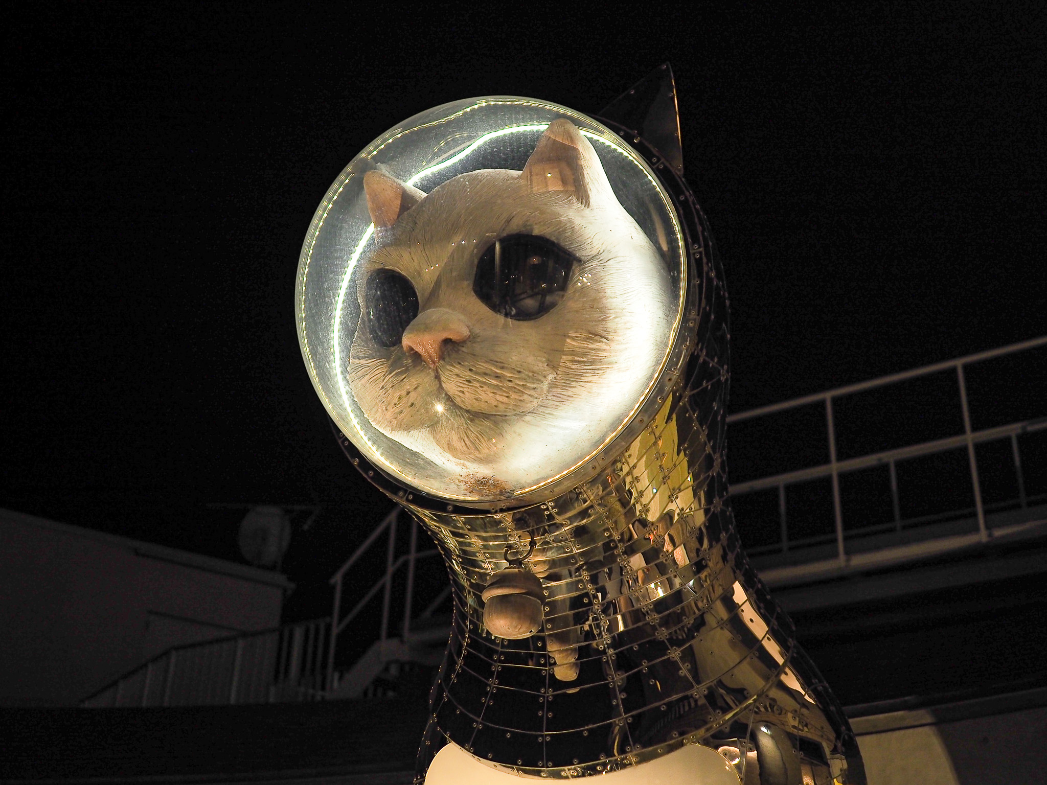 WeBase鎌倉にあるシップス・キャットのアート作品