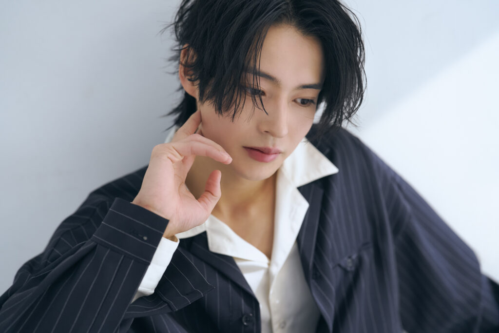 俳優　冬野心央