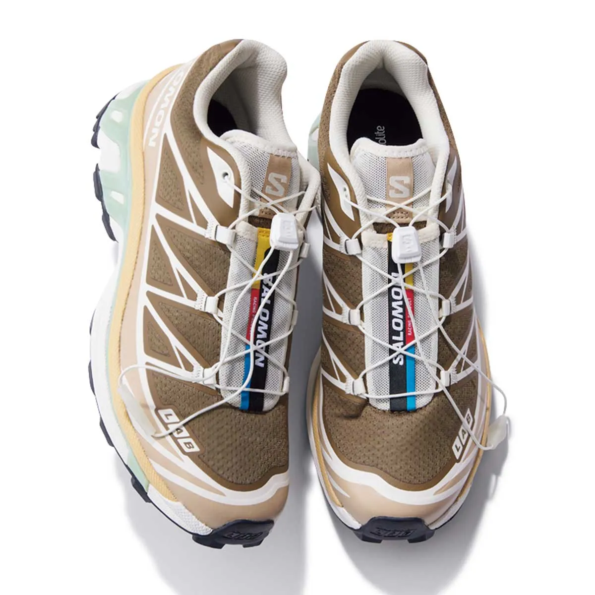 きれいめコーデにおすすめのサロモンのスニーカー