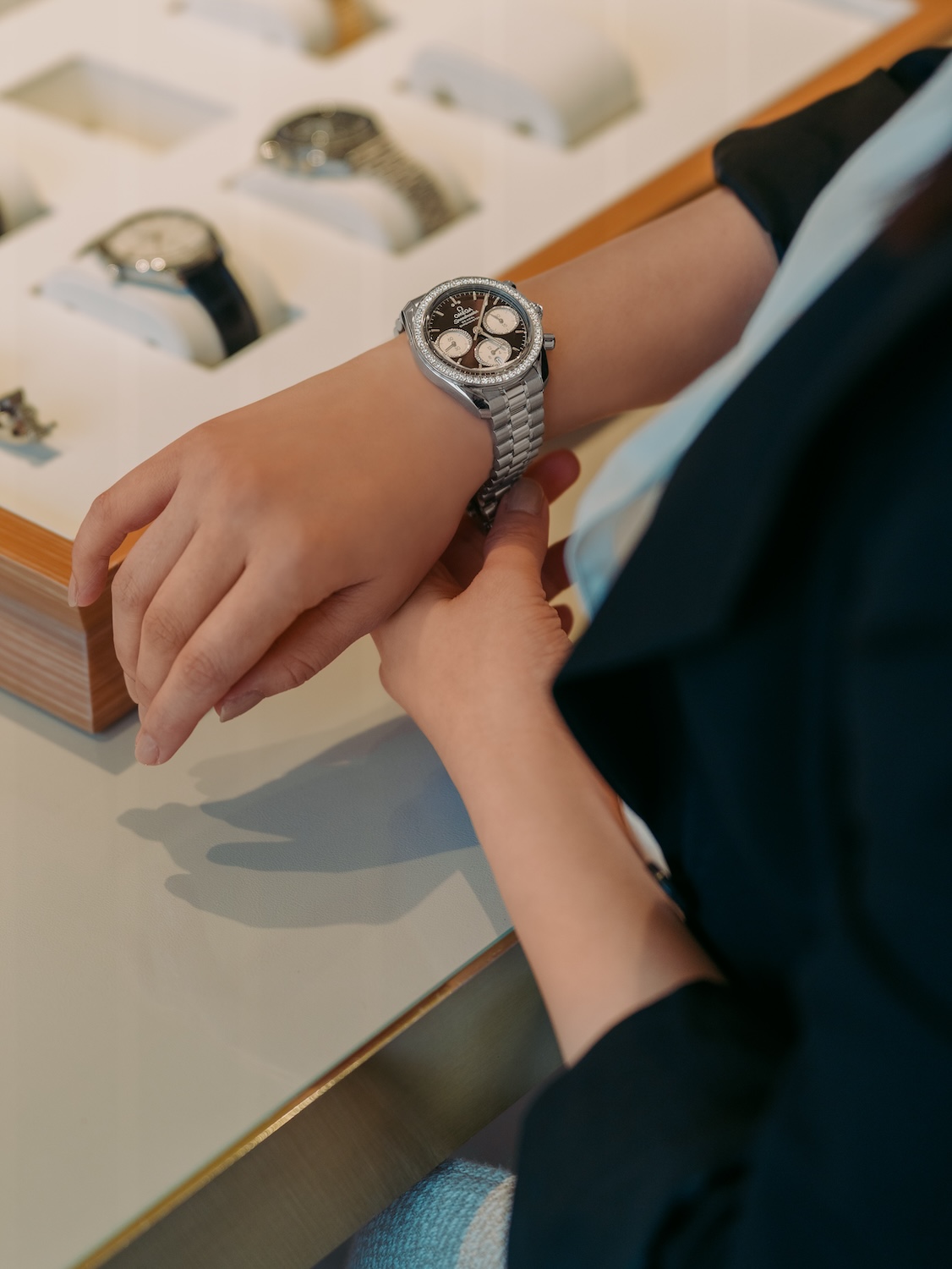 OMEGAのフレンド・オブ・ザ・ブランド 吉高由里子さんが、スイスのオメガ本社を訪問した様子