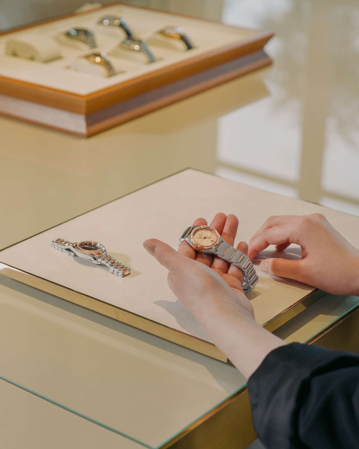 OMEGAのフレンド・オブ・ザ・ブランド 吉高由里子さんが、スイスのオメガ本社を訪問した様子