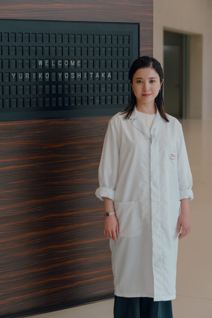 OMEGAのフレンド・オブ・ザ・ブランド 吉高由里子さんが、スイスのオメガ本社を訪問した様子