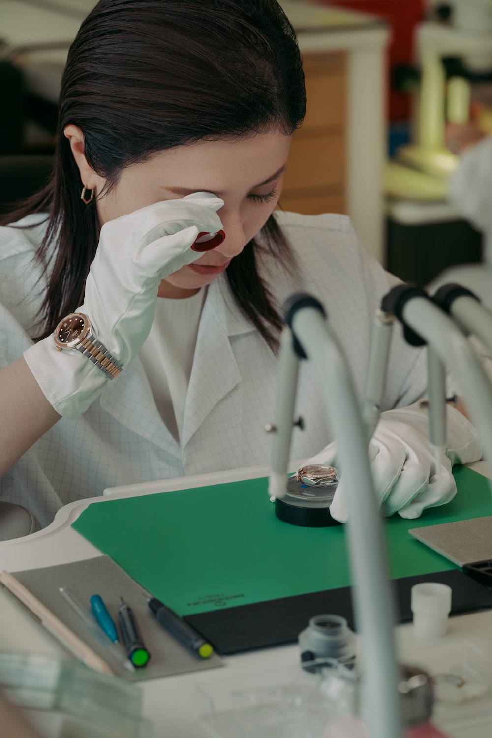 OMEGAのフレンド・オブ・ザ・ブランド 吉高由里子さんが、スイスのオメガ本社を訪問した様子